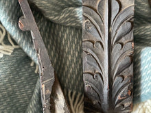 Coppia Fregi ornamentali in legno