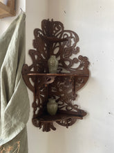 Angoliera art nouveau in legno traforato