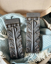 Coppia Fregi ornamentali in legno