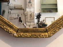 Cornice ottagonale antica con specchio