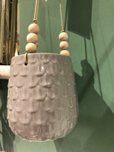 Pot holder in ceramic